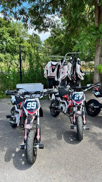 Pitbike mini moto chez speed Karting Chalon à Saint Marcel